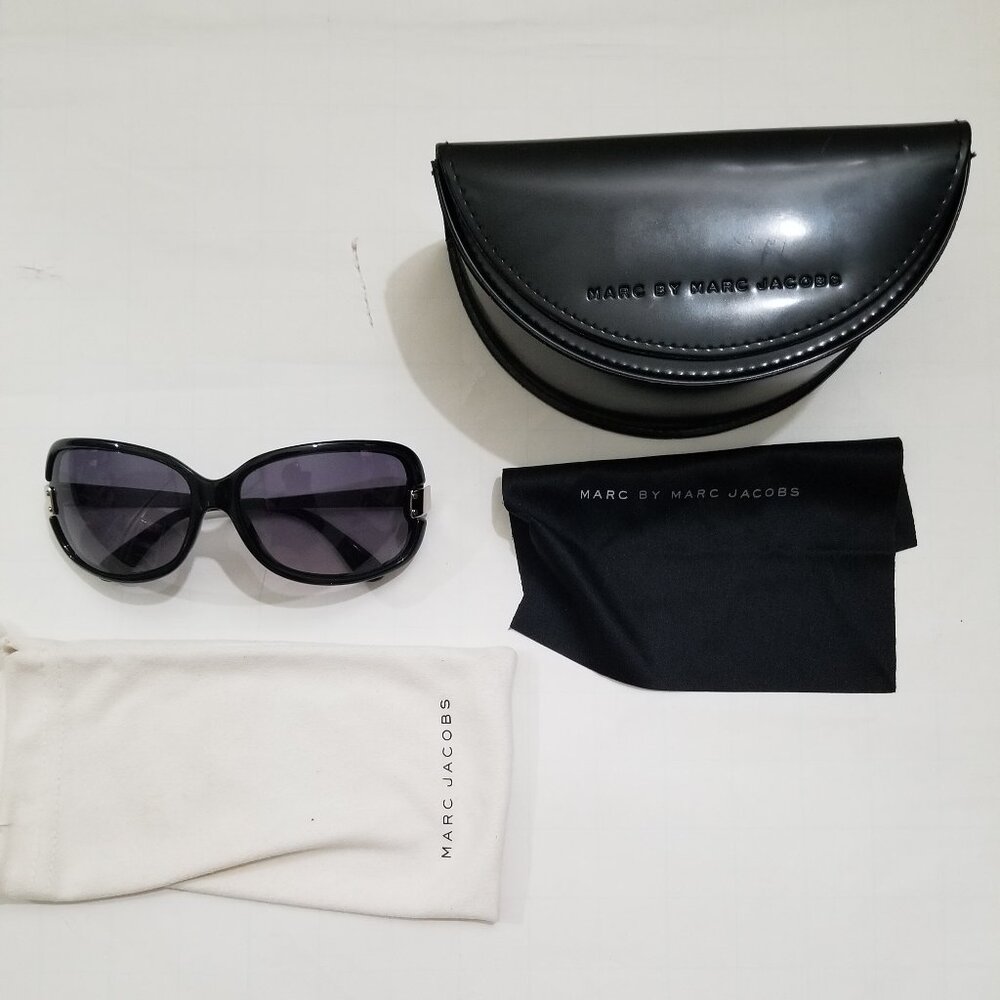 Marc Jacobs Sunglasses Black - Picture 4 of 12